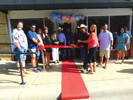 Chamber holds ribbon cuttings for 3 new San Saba businesses