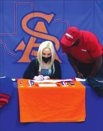 San Angelo Central cheerleader recruited by teams featured on Netflix