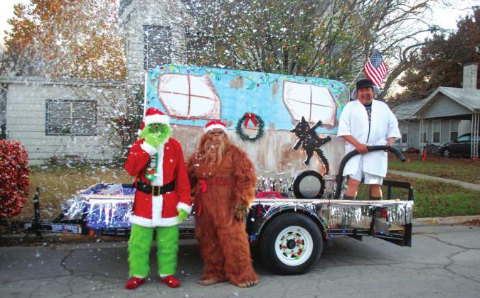 Christmas Extravaganza deemed a huge success; visitors and locals enjoyed Sip N’ Stroll, school choir, Santa’s Workshop, and lined Wallace Street to see dazzling parade
