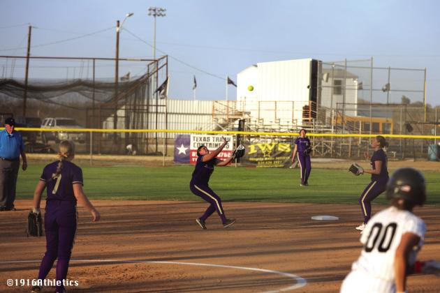 #10 Zoey Turner tracks down a pop fly at short stop