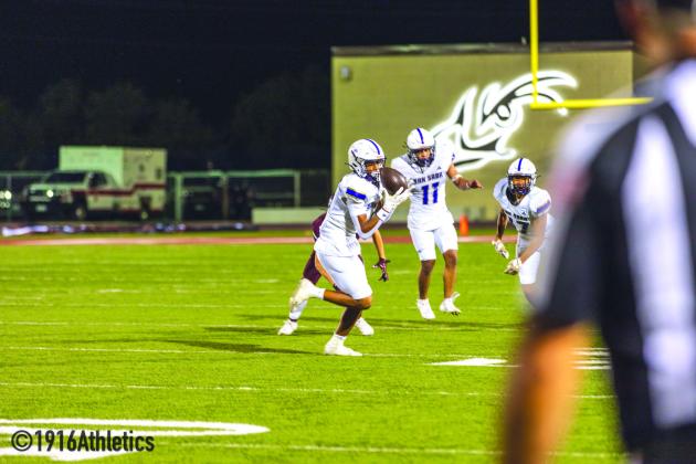 #1 Freshman Rome Hatten with a HUGE interception in the 4th quarter to help the Dillos seal the deal in Friday's win.