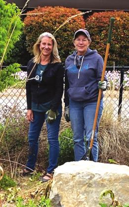 On April 14, the San Saba Garden Club assisted by KSSB revitalizing the San Saba Elementary Pollinators Club, a continuing educator for the Elementary Students.