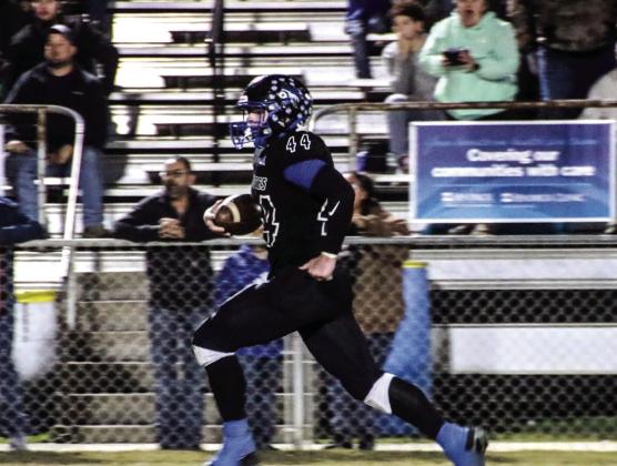 Richland Springs’ Conner Womack takes off to the end zone Courtesy of Sixmania football