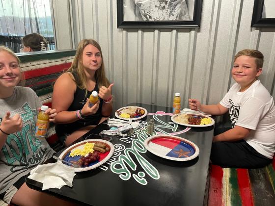 Yummy breakfast at Napoli's!