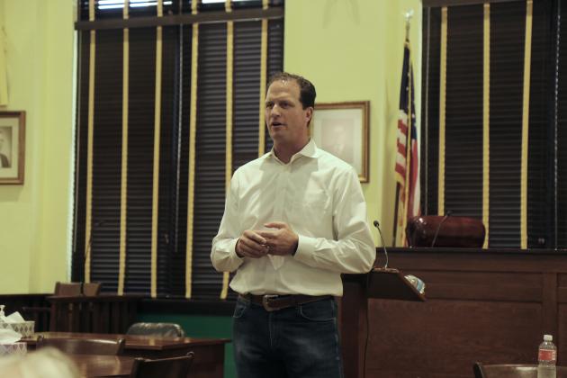 Congressman Pfluger addressing the citizens of San Saba