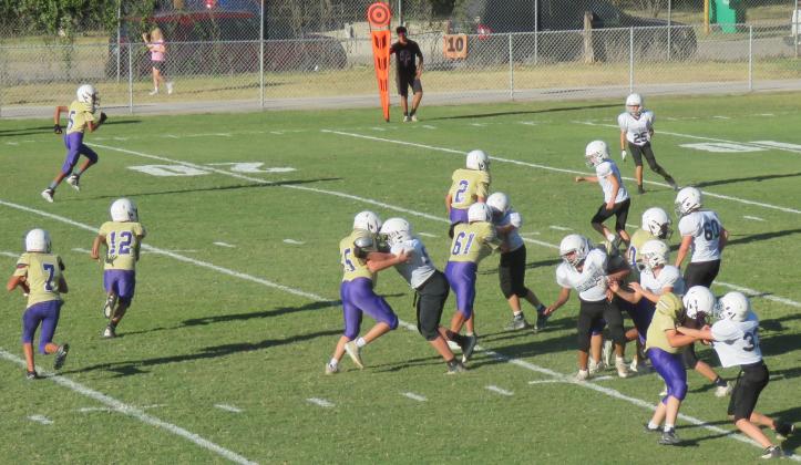 7th grade Dillo Offense vs Goldthwaite - Courtesy of Chino Z.