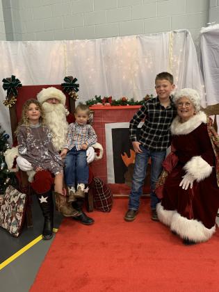 The Craft Kids, Hadley Beth, Bridger, John Clay, are very cheerful to share their wishes with the biggest crafters, Santa and Mrs. Claus, of all!
