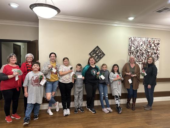 Thomas Tracy, Raylee Wood, Noelle Wood, Marcus Paul, Andie Fritz, Cassia Wood, Terri Tracy, Paula Wood, and Meals on Wheels