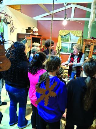 San Saba County 6th graders visit museum
