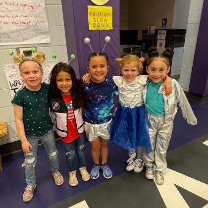 Gentry Bohannon, Abigail Rivera, Morgan Huff, Abigail Fuller, Elisabeth Gonzalez - photo by Rosie Huff
