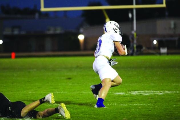 Armadillo Jason Everett sprints down the field on a big run.  Courtesy of Kaytie Lackey - 1916 Athletics
