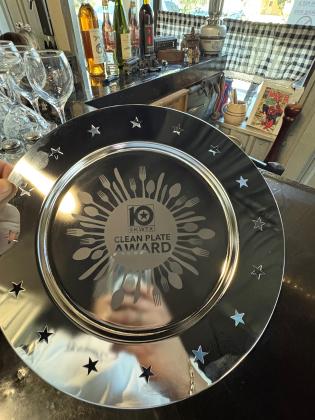 Napoli's Italian Grill Clean Plate Award / Courtesy of Ashley Vazquez