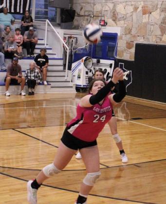 #24 Kinzlee Salas and #2 Emma Bryant