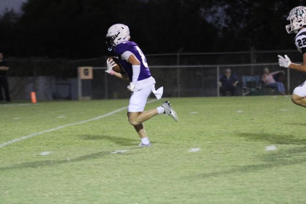 Preston Gray runs to the endzone for the score Courtesy of Kayti Lackey – 1916 athletics