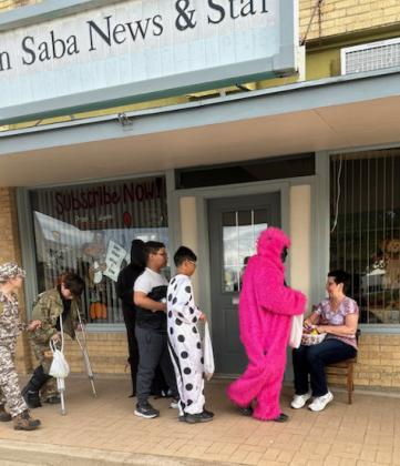 San Saba News &amp; Star candy pick up / Photo by Dee George