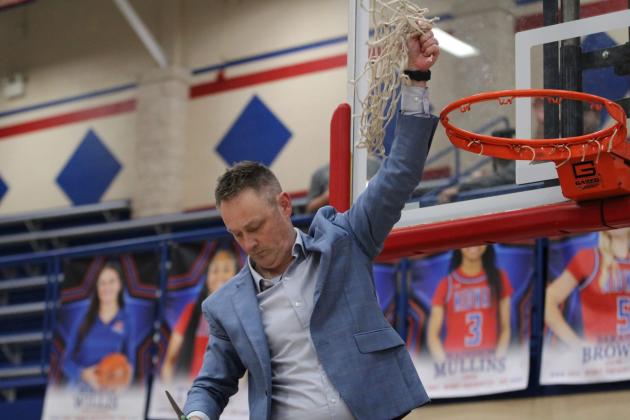 Coach Robert Gray