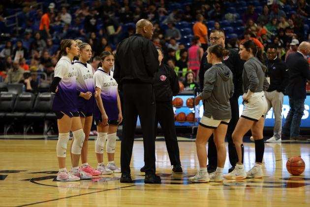 Lady Dillos at the Alamodome playing in the State Championship game