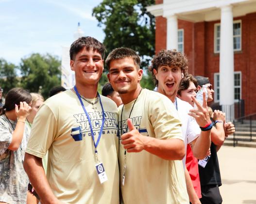 Incoming students pose for a photo during Chime In.