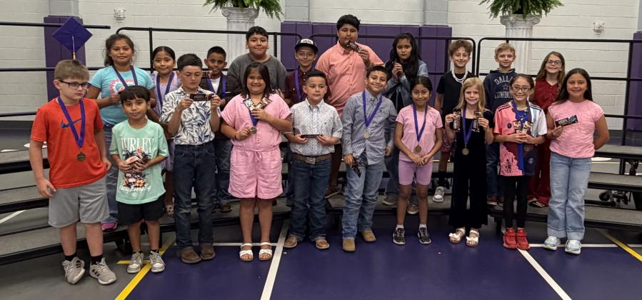 SSES Third Grade Students with perfect attendance for the 4th 9-Weeks  (L-R) *Dillinger Alcorn, Matteo Barrera, Karson Bessent, *Zaylin Botello, Hector Bustamonte, *Angel Correa, *Lucia Cuevas, *Abigail Fuller, *Elizabeth Gonzalez, Morgan Huff. Back Row (L-R): *Avalen Martinez, *Maritza Mendoza, *Yahir Olvera Guerrero, Emanuel Patino, *Michael Rocha, Brian Sanchez, Ariana Servin, Asher Smith, Ethan Smith, Paisley Ward