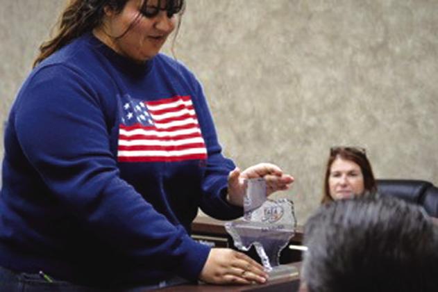 Sabrina Dozier presents the TAEA DOD Award Photo by Amanda Woerndall