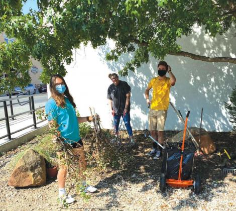 HS students are Halle Summers, Sarah Saint, and John Meador.
