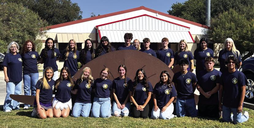 Back row: Shara Wright, Libby Mays (Secretary), Karen Ortega, Caitlin Mays (President), Raylee Wood, Sabrina Dozier (Public Relations), Jefferson Stencil (Vice President), Landry Eudy, Kolton Pierce, Jason Everett, Bryli Edmondson, Judy Aguado Mendoza, and Franki Arnoult. Front Row: Ema Argote, Alyssia Torres, Jaleigh Brand, Taylor Wise, Jamie Hunt (Treasurer), Marlane Estrada, Ximena Cuevas, Angel Reyes, Ethan Kilman, and Kevin Aguilera. Photo by Omar Landeros