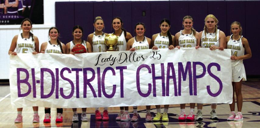 (L-R) Addy Hay, Baya Baskin, Aaliyah Patino, Olivia Sebastain, Cinzlea Stanton, Ema Argote, Chassidy Gonzales, Brooklyn Allison and Holly English Courtesy of Kayti Lackey -1916Athletics
