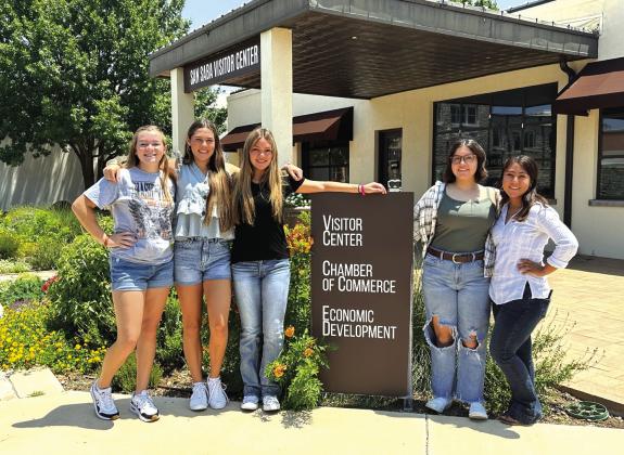 Payton Duggan, Payton Hanley, Emaleigh Argote, Leia Kilman, Natalie Cuevas