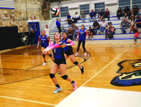 #9 Jayden Jordan, #13 Cecilia Tavera, and #17 Fallon Soto