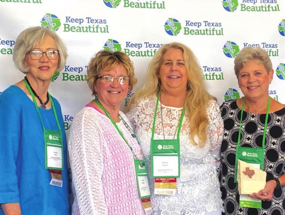 On Gale Ivy's left are KSSB Board Directors: (From left to right) Rhonda Killion, Debbie Shahan, and Sandra Vaughn Photo by Sarah Saldivar