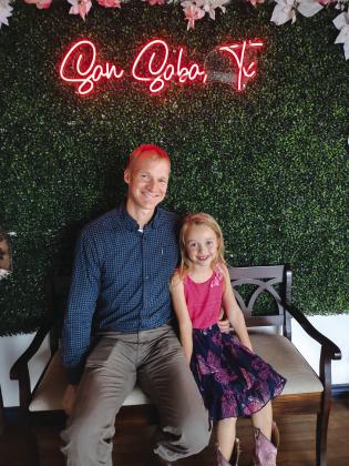 San Saba County is definitely in for a special treat at the upcoming Pecan Capital Trade Days on April 6, 2024! Jonathan Hager and his daughter, Zoe, will bring beautiful music on their violins while you browse and shop! This photo was taken at Pepperbelly’s - right across the street from the Pecan Capital Trade Days!