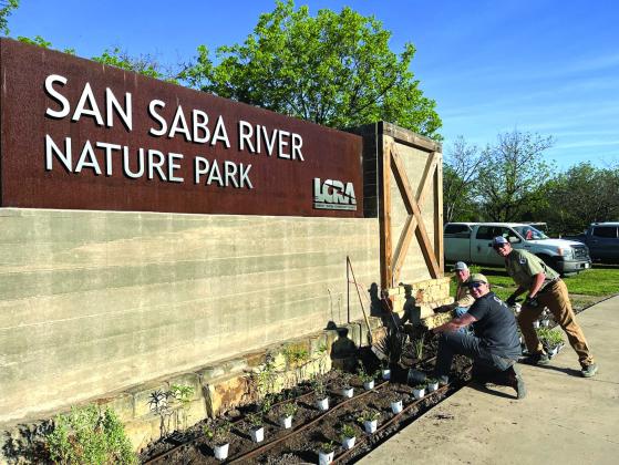 Volunteers take on projects in 30 Texas communities during LCRA Steps Forward Day