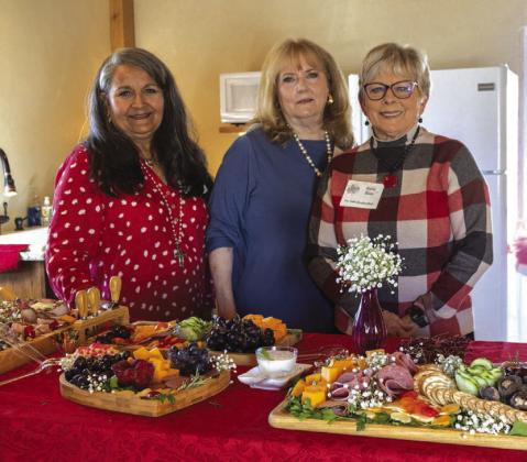 Pressed flower presentation highlights February meeting of SSGC