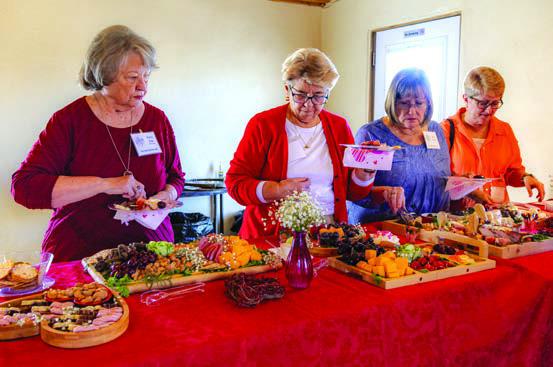 Pressed flower presentation highlights February meeting of SSGC