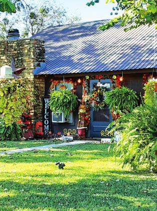 San Saba Garden Club selects November's Yard of the Month