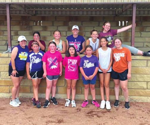 Lady Dillos varsity softball