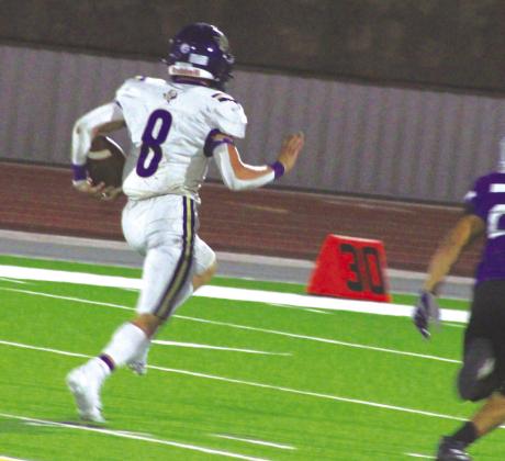 #8 Ethan Gonzales easily makes his way down field in the win over the Buffaloes last Friday night. Photo by Jared Holder