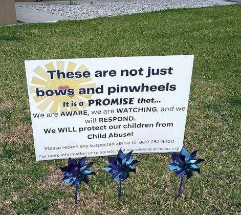 These bows along with ribbon bow-tied pecan trees are on the lawn of our San Saba Courthouse. Photos by Djuana Payton