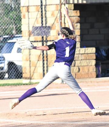 Lady Dillos Softball rallies past Medina for first win