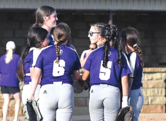 Lady Dillos Softball rallies past Medina for first win