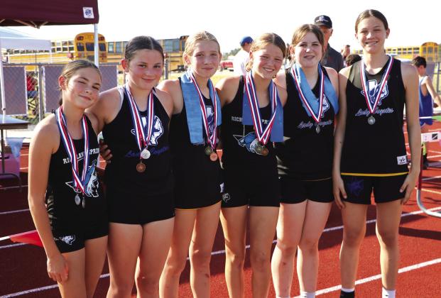 RS Junior High Cross Country (l-r): Gracey Younggreen, Brylee Chandler, Kaylee Salas, Brilynn Mann, Makayle Kubin, Macy Mack