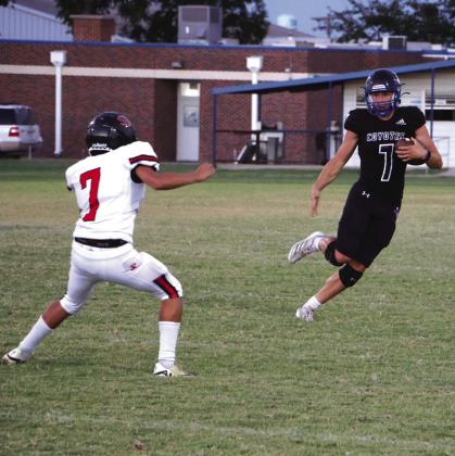 #7 Eli Hutchins for a touchdown