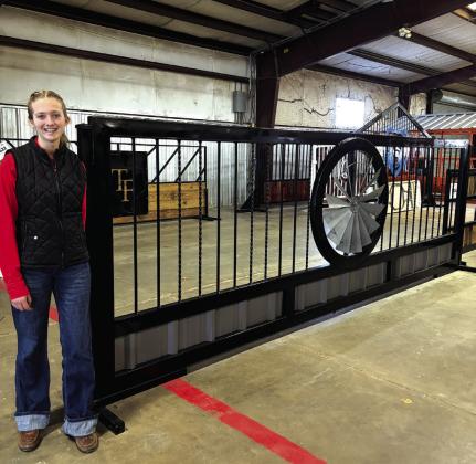 RS Sophomore Kinzley Daly placed 1st in her class with a gate that she built and showed it at the San Antonio Ag Mechanics over the weekend.