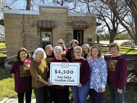 Texas Historical Foundation presents check to the San Saba Garden Club