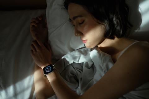 Smartwatches can detect subtle physiological changes — such as temperature shifts and heart rate variations — that may indicate early infection before symptoms appear.  Credit: Getty Images