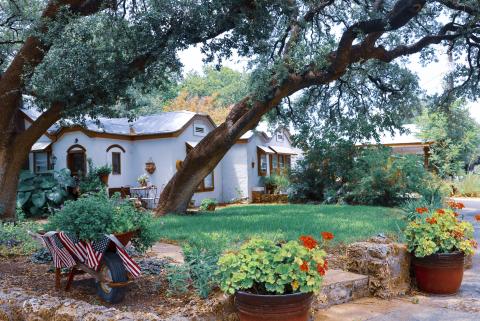San Saba Garden Club's July Yard of the Month