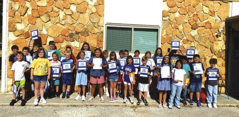 Cherokee ISD 3rd-5th graders are proudly displaying their take home folders from Central Texas Electric Co-op Courtesy of Kari Owen