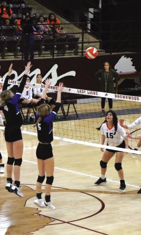 L to R Rae Wright and MacKenzie Schuessler