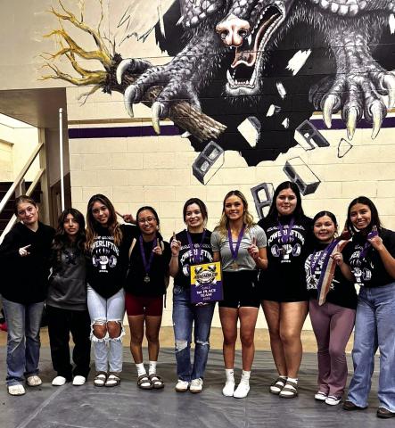 Congratulations to our Lady Dillos for taking 1st as a team in the powerlifting meet in San Saba! Courtesy of San Saba All Sports Booster Club