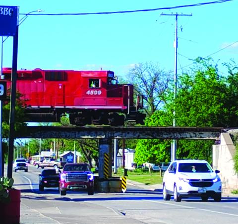 Yes, the rail lines are active!